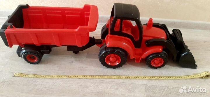 Трактор с прицепом