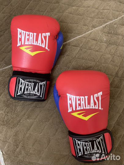 Боксерские перчатки 12 oz everlast