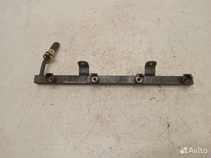 Рейка топливная (рампа) Chevrolet Lacetti J200 1.4