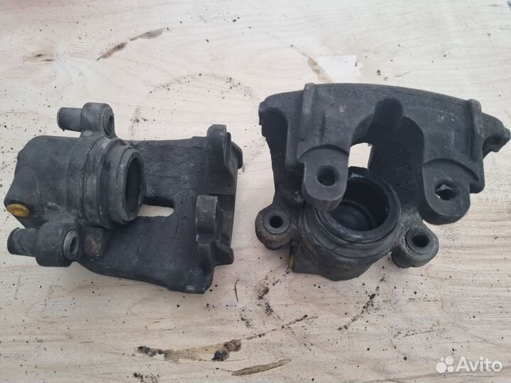 Продам передние суппорта BMW X5 X6 E70 E71