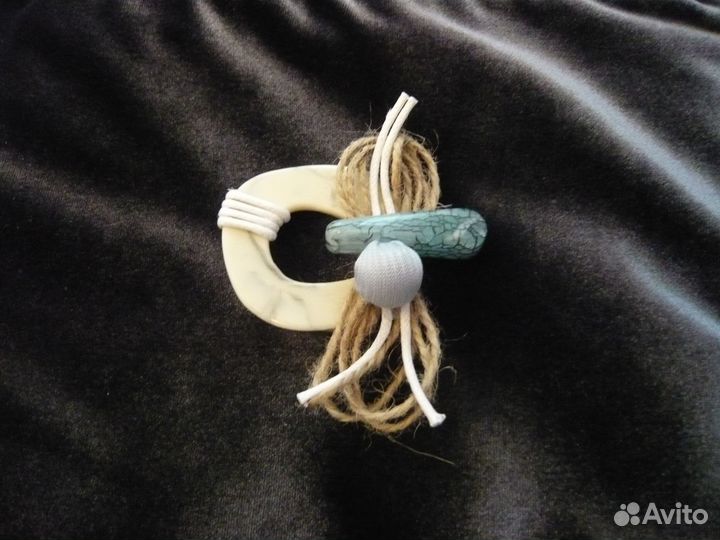 Брошь новая