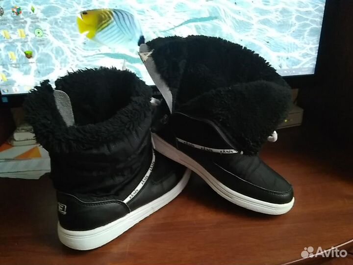 Спортивные сапожки на девочку