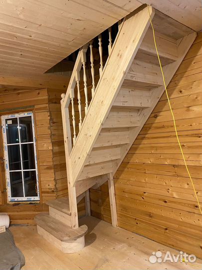 Деревянная лестница на 2этаж частного дома