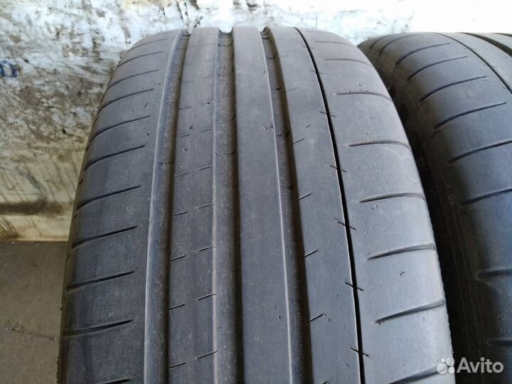 Michelin Pilot Super Sport 225/45 R19 96Y