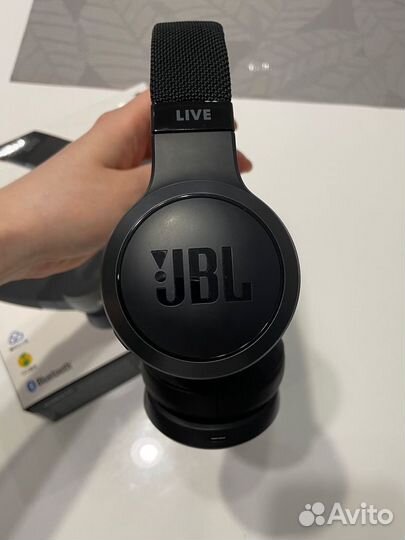 Беспроводные наушники jbl live 400BT