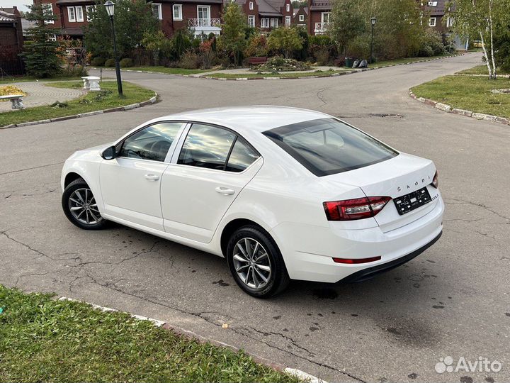 Skoda Octavia 1.5 AT, 2023, 289 км