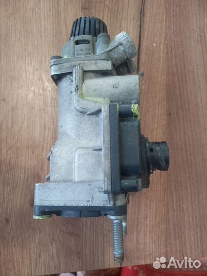 Кран главный тормозной Daf 1677510