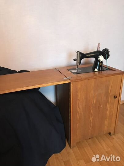 Швейная машинка подольская ножная с тумбой