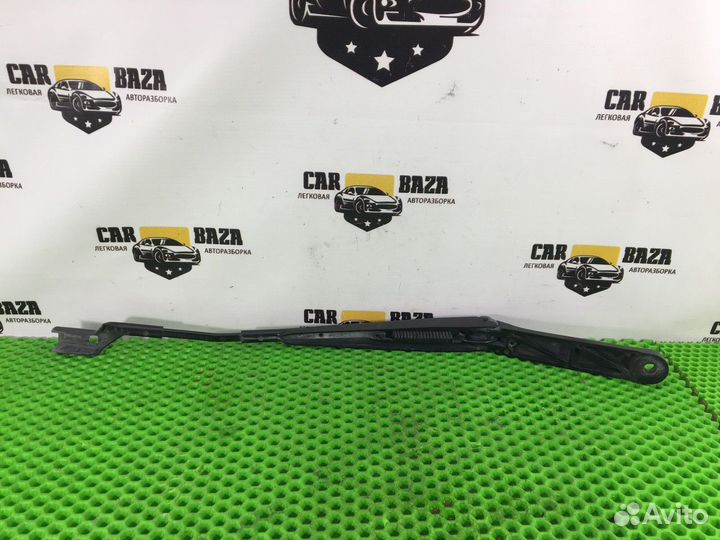 Поводок стеклоочистителя левый L Volkswagen Passat