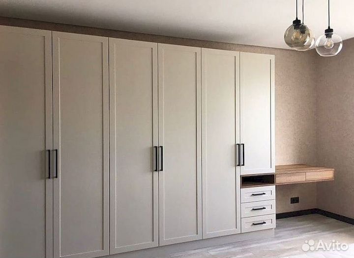 Шкаф двухстворчатый