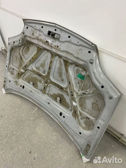 Продам капот на ниссан -Х трайл