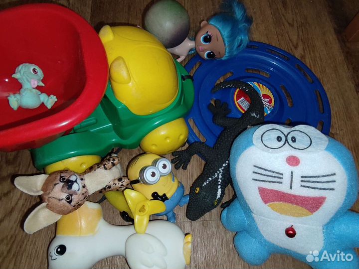 Игрушки и книжки