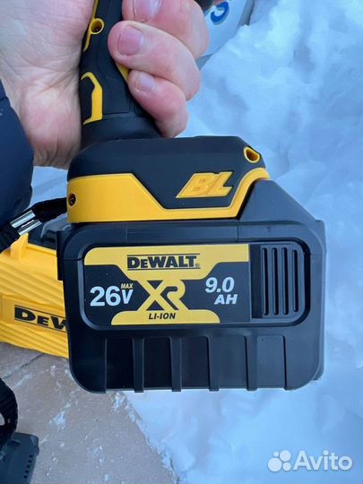 Шуруповерт для ледобура DeWalt 9Ач 200Нм