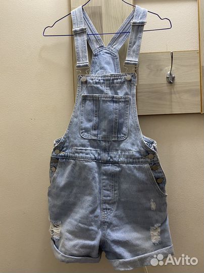Комбинезон джинсовый