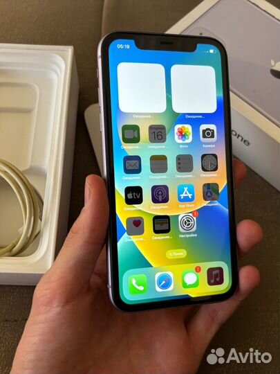iPhone 11, 64 ГБ