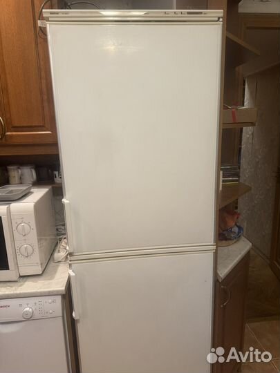 Холодильник Vestfrost