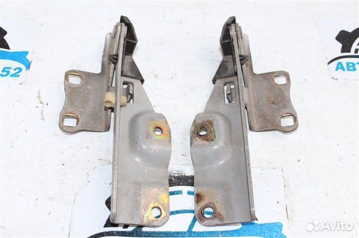 Петли капота Nissan Maxima A33 VQ20DE 1998-2003