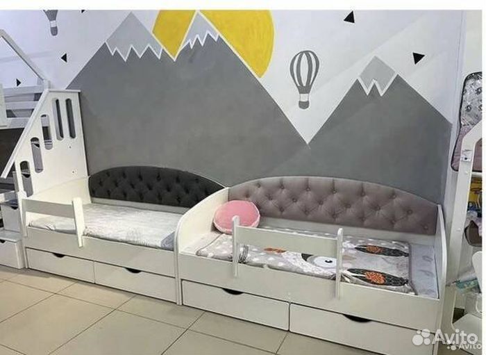 Кровать велюр лдсп с ящиками для малыша