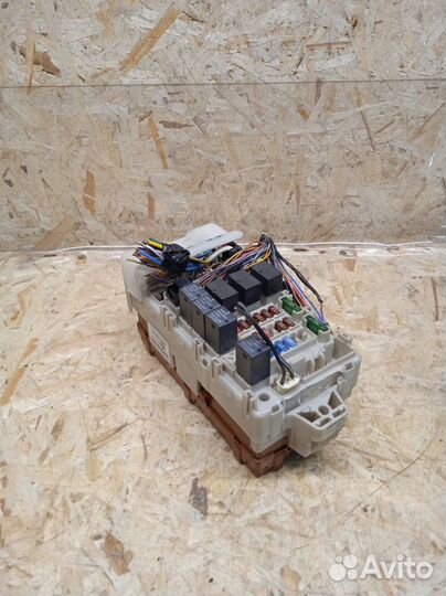 Блок предохранителей Mitsubishi Lancer