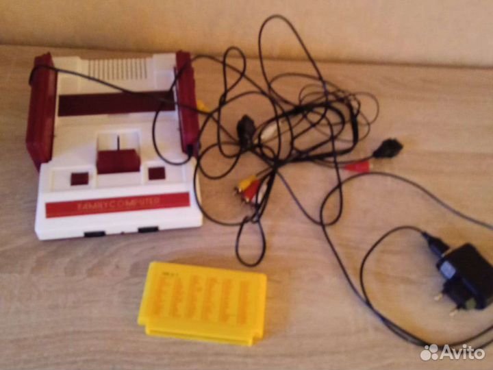 Игровая приставка dendy