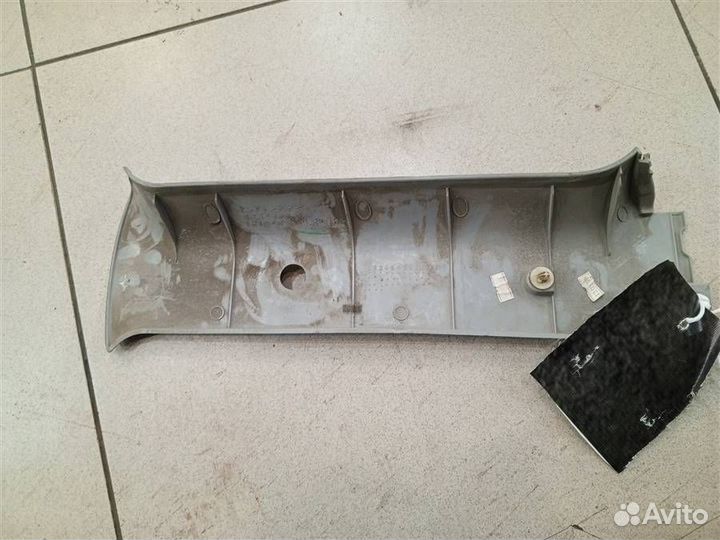 Обшивка стойки задняя левая (внутри) Mitsubishi P