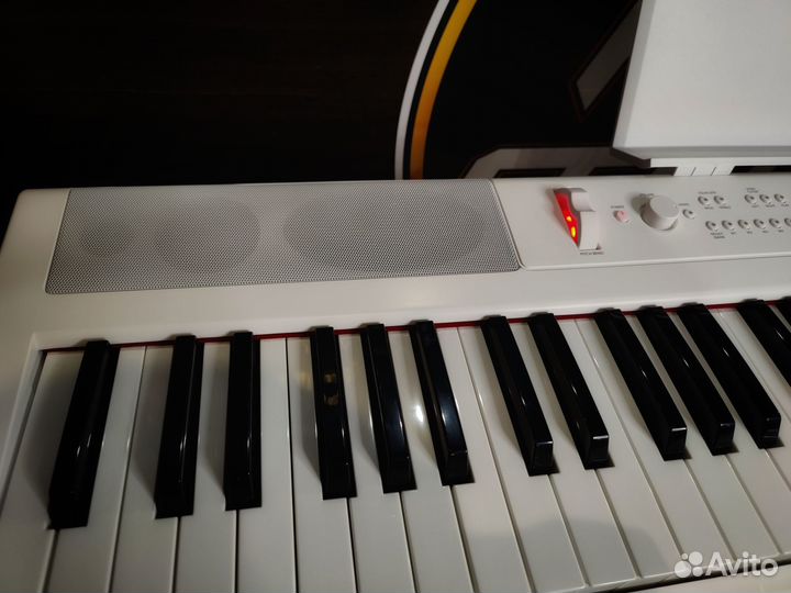 Цифровое пианино для обучения + Банкетка