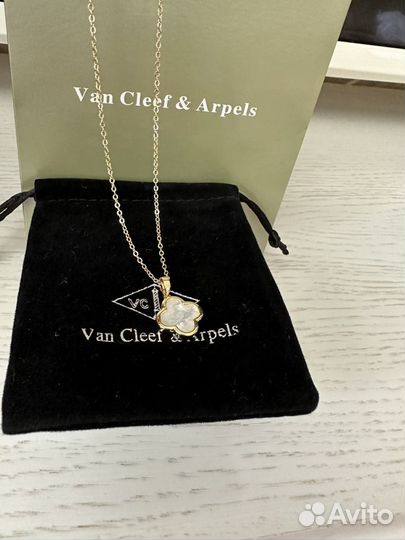 Кулон на цепочке Van Cleef