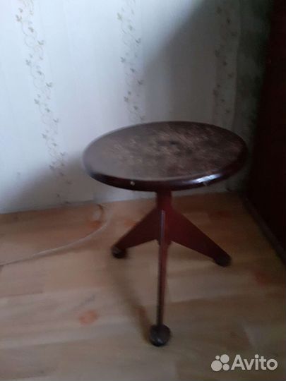 Стул для пианино винтовой
