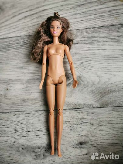 Барби фашионитас на подвижном теле