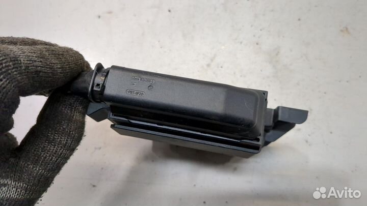 Блок управления стояночным тормозом Volkswagen Passat 6