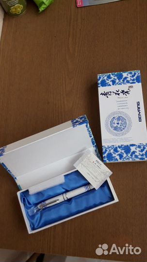 Ручка шариковая подарочная