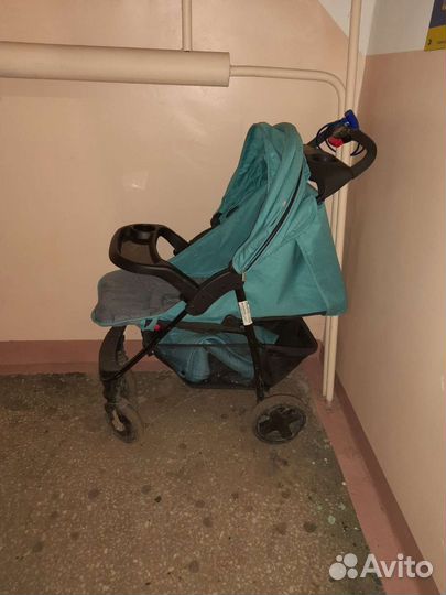 Прогулочная коляска
