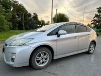 Toyota Prius 1.8 CVT, 2010, 300 000 км, с пробегом, цена 1 090 000 руб.