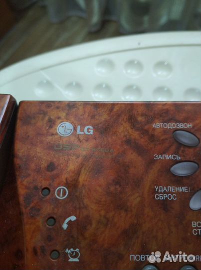 Стационарный телефон с трубкой