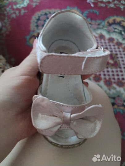 Сандалии для девочки