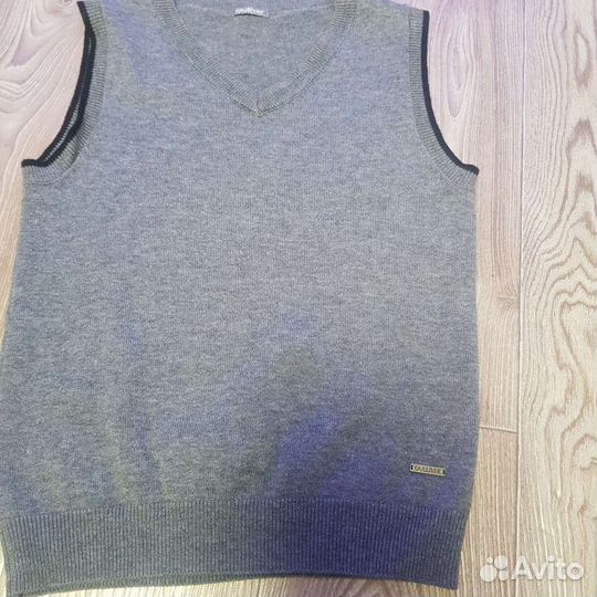 Комплект для школы(рубашки и жилетка)