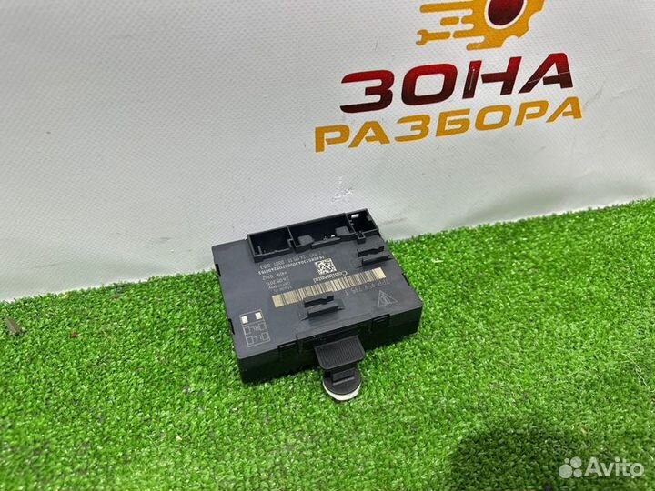Блок управления дверьми задний левый Porsche