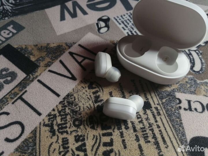 Безпроводные наушники Mi True Wireless Earbuds
