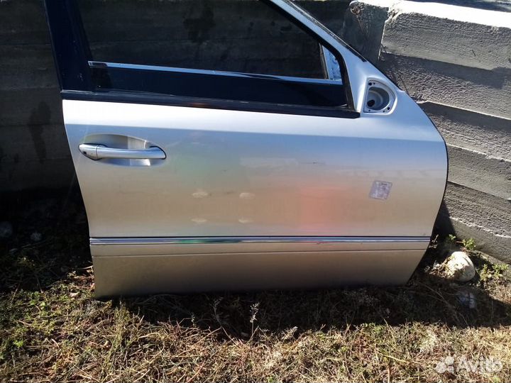 Дверь Mercedes benz E211
