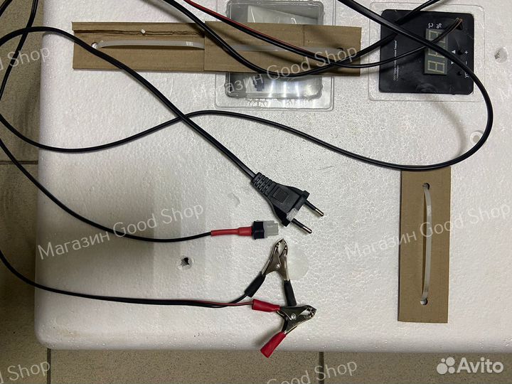 Инкубатор новый на 104 яйца