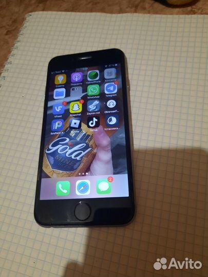 Телефон iPhone 6