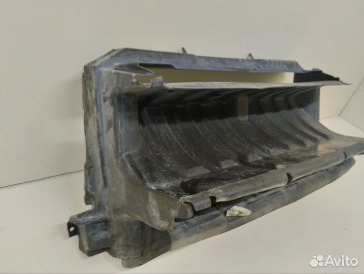 Воздухозаборник наружный Land Rover Discovery 3 L3