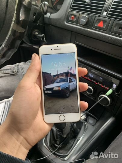 Телефон iPhone 7