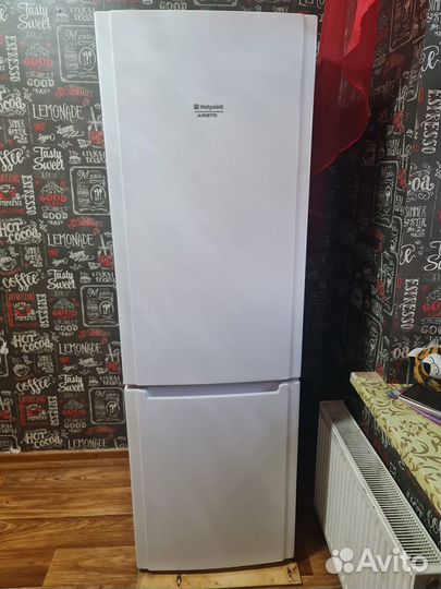 Холодильник hotpoint Ariston бу