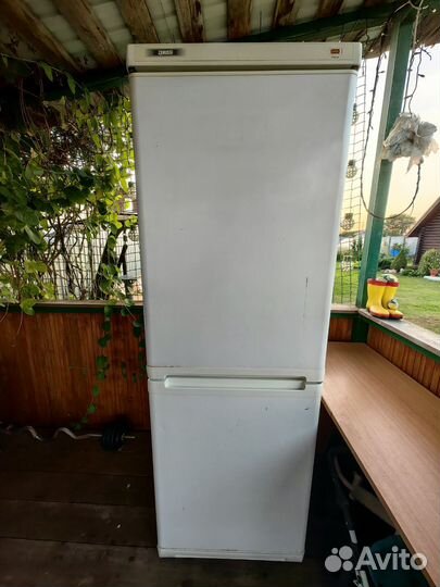 Холодильник бу zanussi