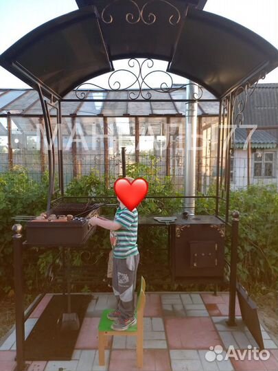 Мангал с крышей