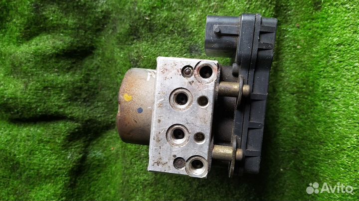 Блок ABS Mazda Demio DW3WF-202525 B3 1999