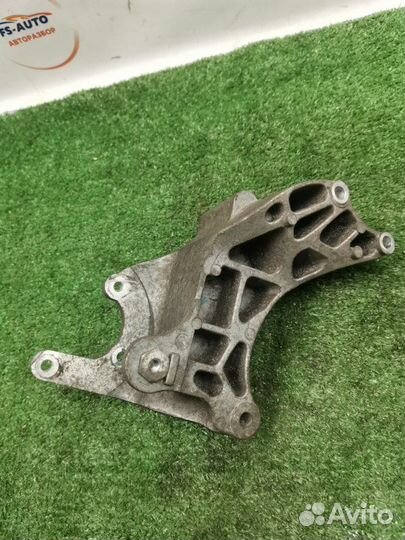 Кронштейн двигателя Dodge Journey 2.4 ED3 2010