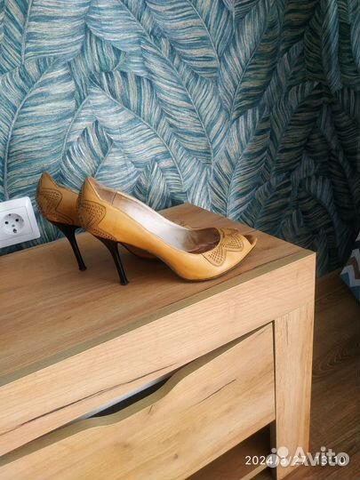 Туфли летние с открытом мыском на шпильке