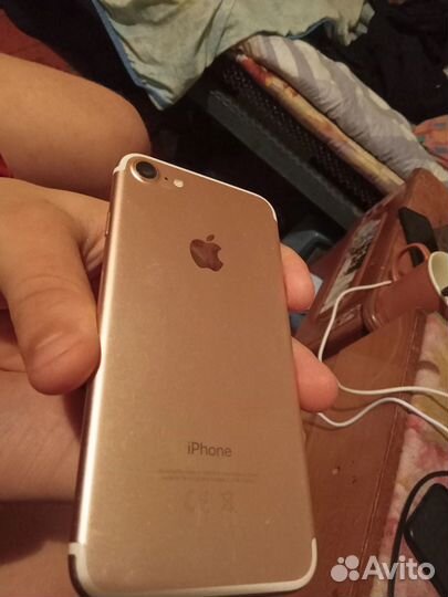 Телефон iPhone 7